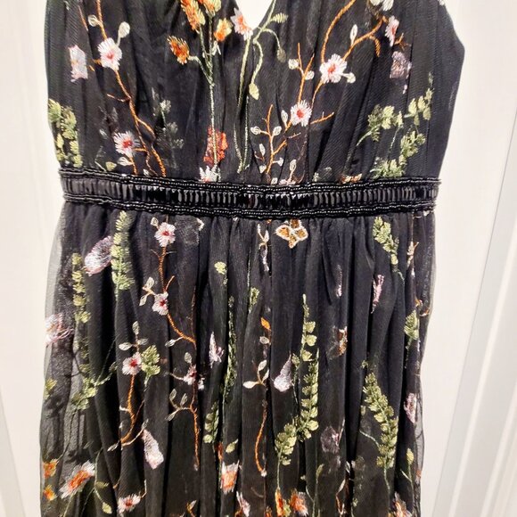 NEW Mac Duggal Floral Embroidered Sleeveless A Line Gown - Picture 10 of 11